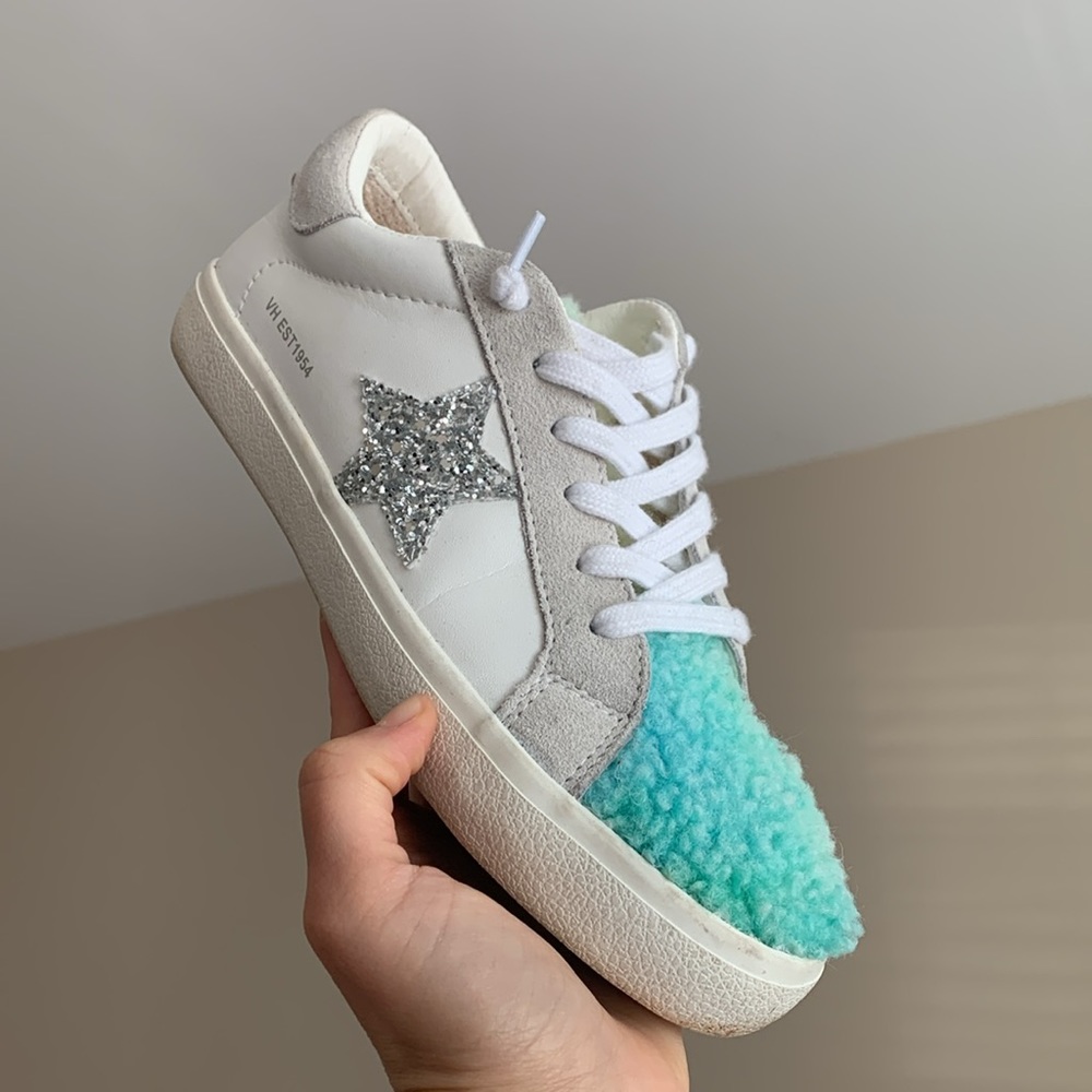 GG Sneaker Lookalikes! ⭐️ blue Sherpa accent sneakers 7.5 silver accents